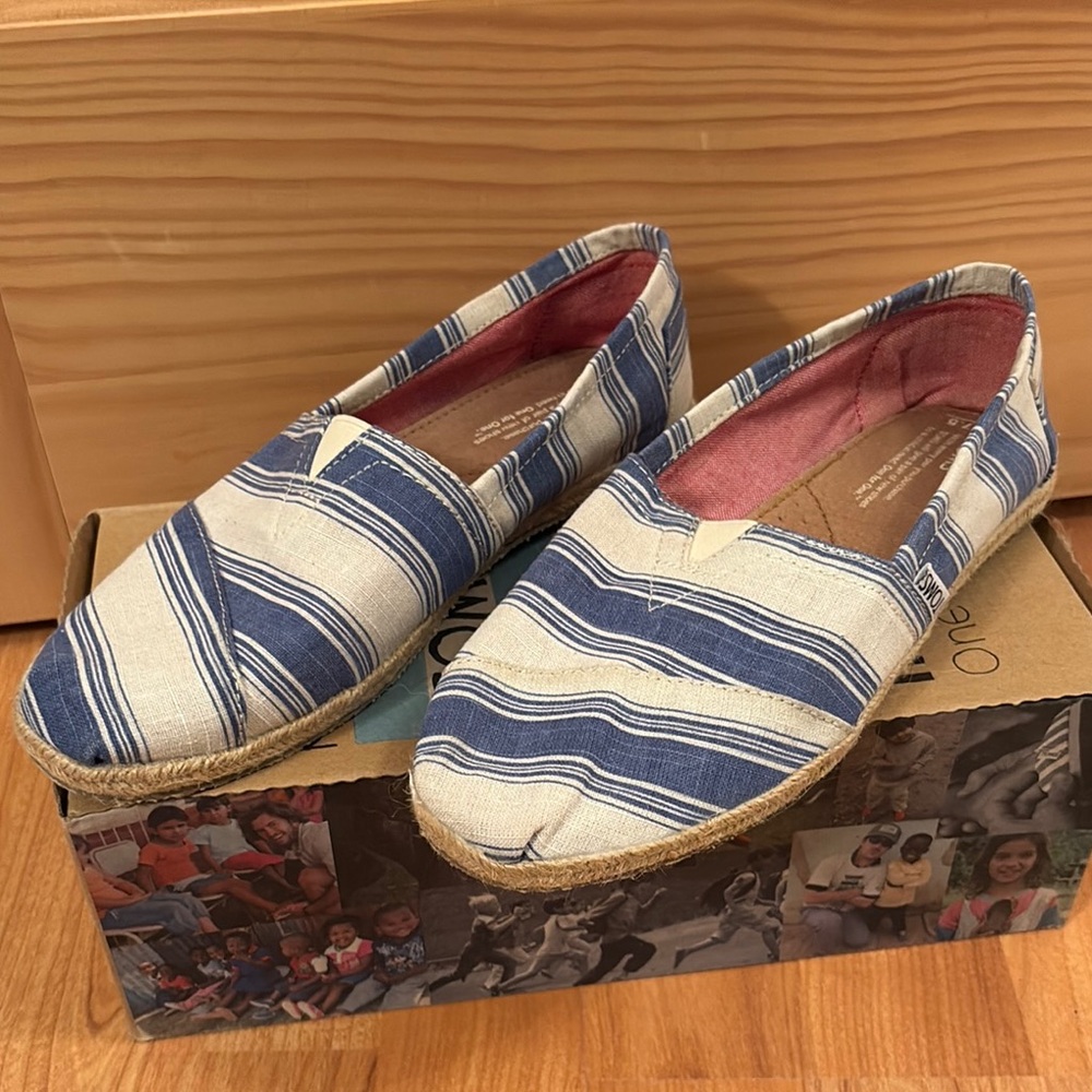 TOMS Classics Navy Umbrella Stripe